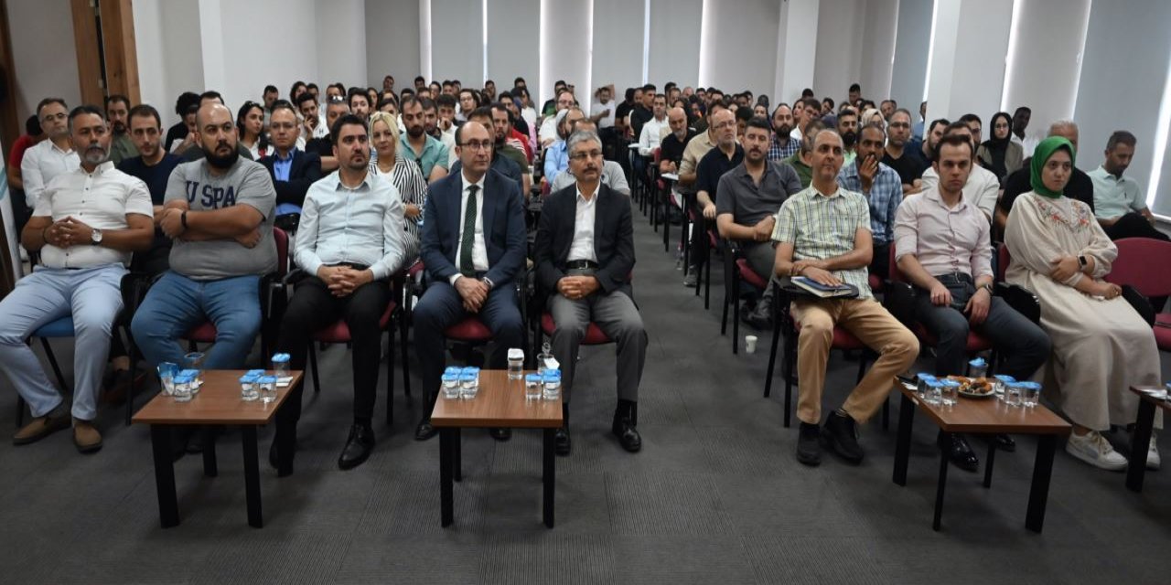 “İhracatta Doğru Hedef Pazar Tespiti ve Müşteri Bulma Yöntemleri” semineri gerçekleştirildi