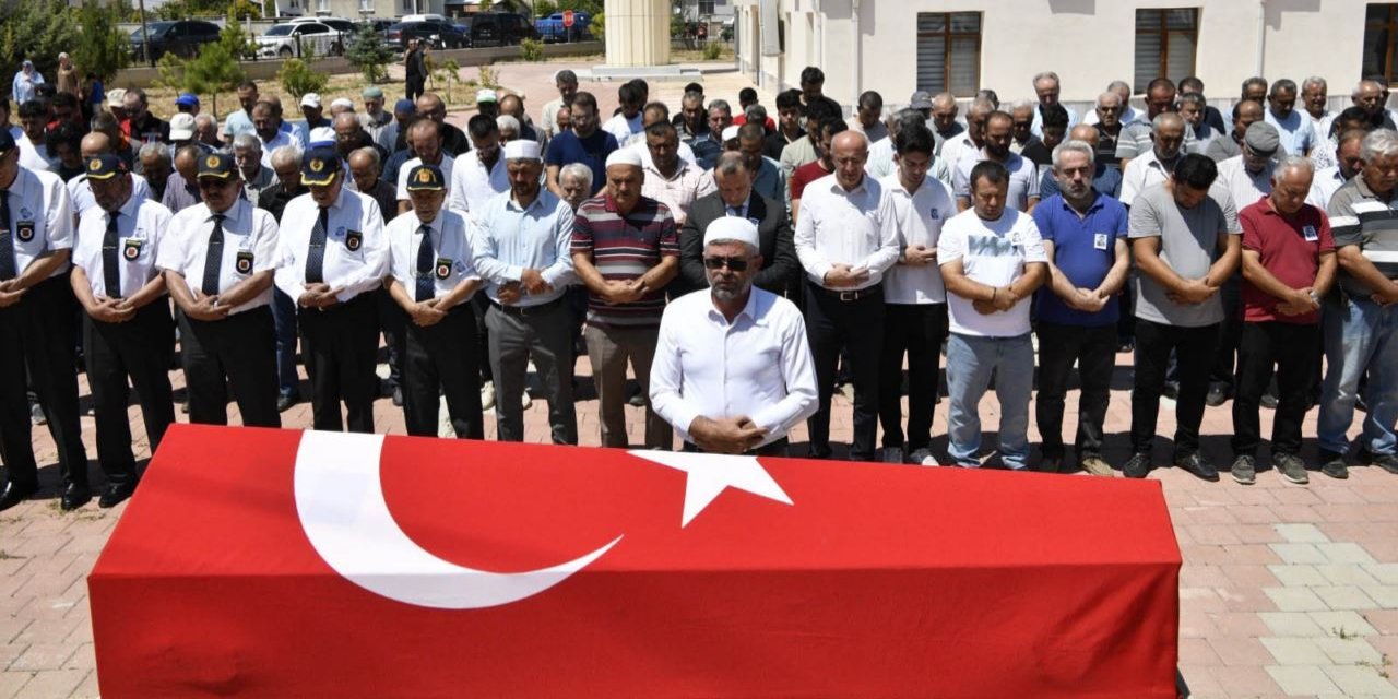 Vefat eden Kıbrıs gazisi için askeri tören düzenlendi