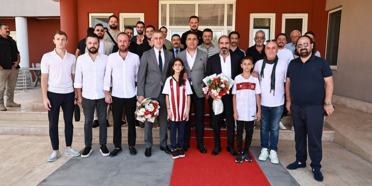 TFF Başkanı Hacıosmanoğlu Sivasspor’u ziyaret etti