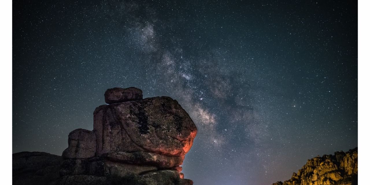 Astrofotoğrafçının samanyolu karesi mest etti