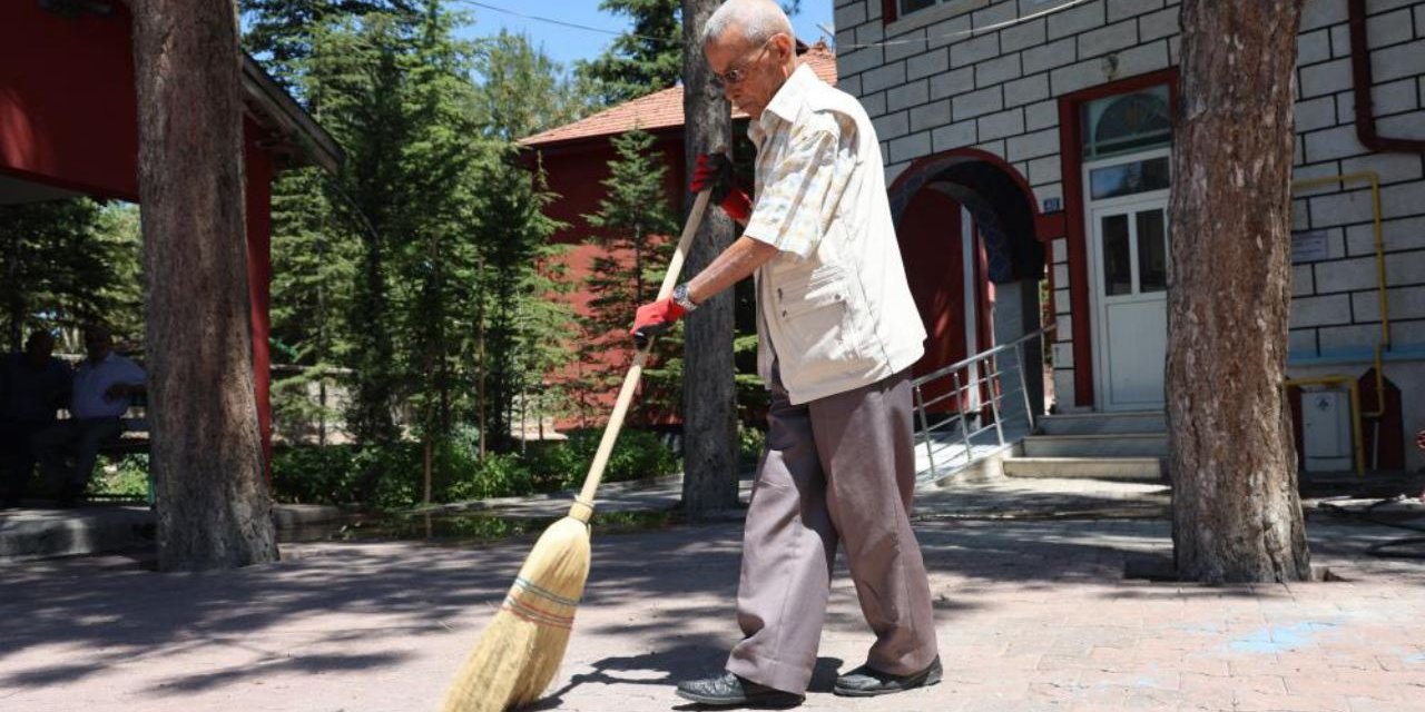 Sağlık sorunlarına rağmen babadan kalan mirası sürdürüyor