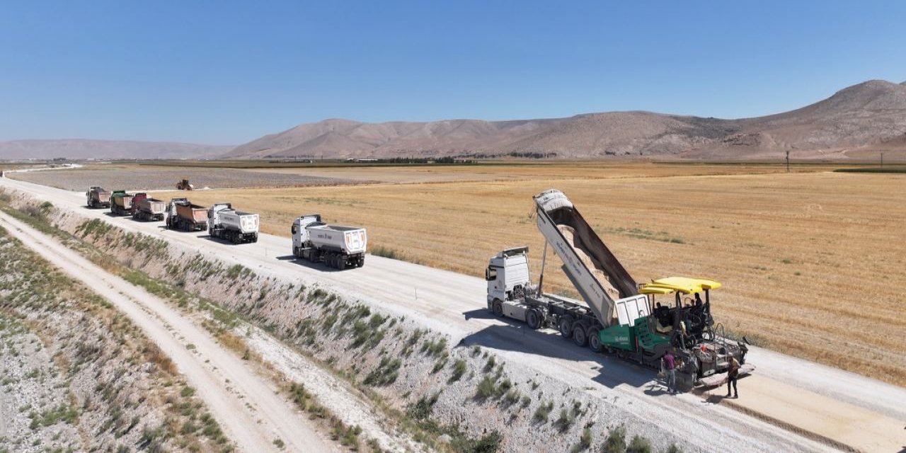 Karatay Belediyesi ilçenin dört bir yanında çalışıyor