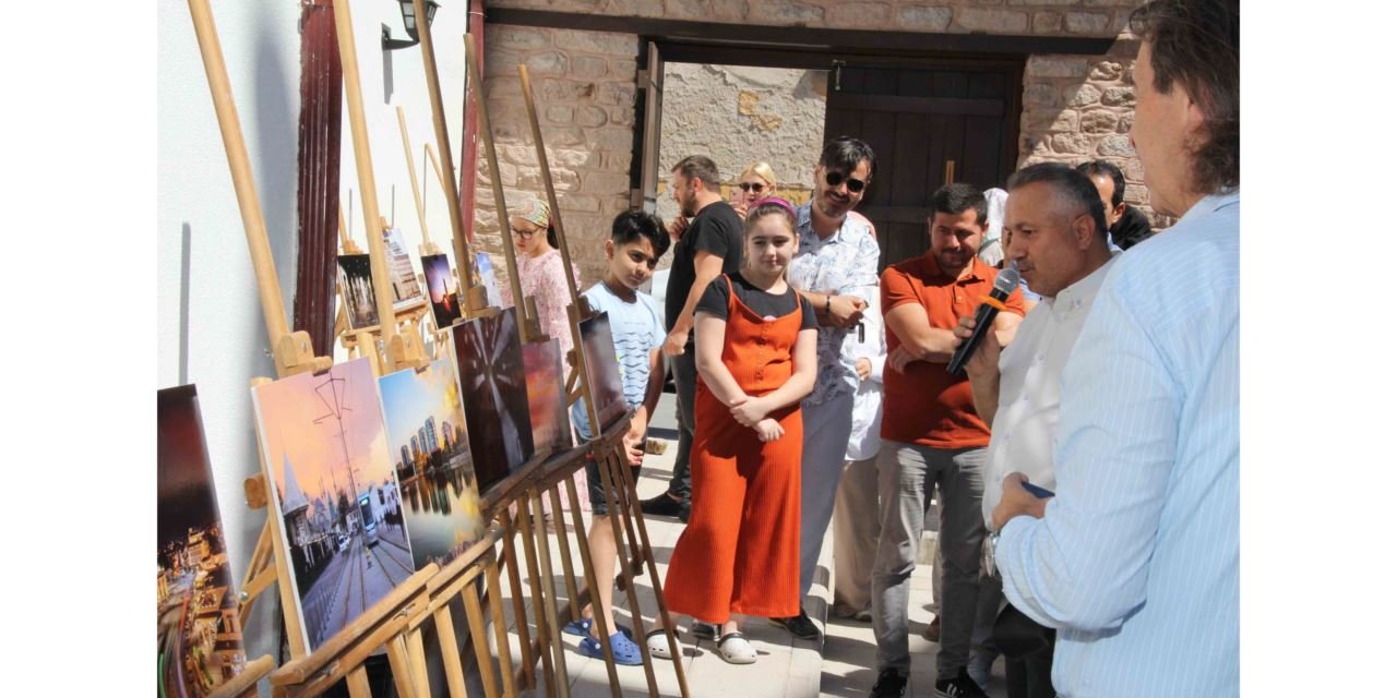 “Konya’da Fotoğraflarla Bir Gün” sergisi ilgililerinin beğenisine sunuldu