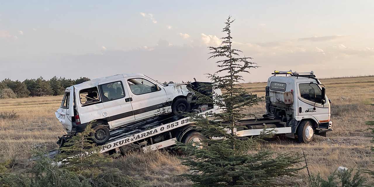 Eskişehir'de kontrolünü kaybeden araç şarampole yuvarlandı