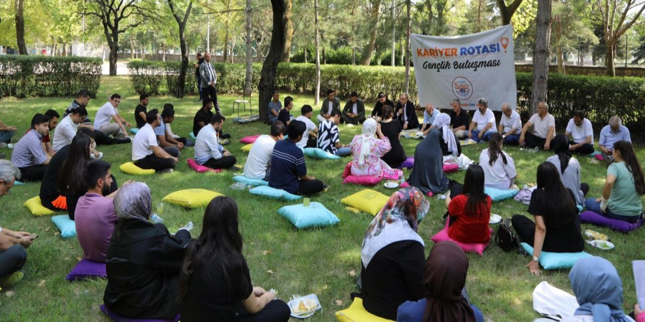 Milletvekili Cıngı ve Rektör Altun “Gençlik Buluşması” etkinliğine katıldı