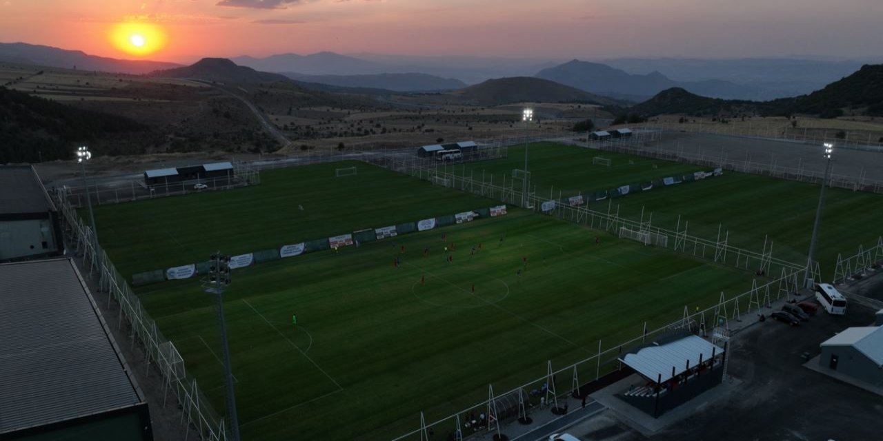 Erciyes'in muhteşem atmosferinde kamptalar