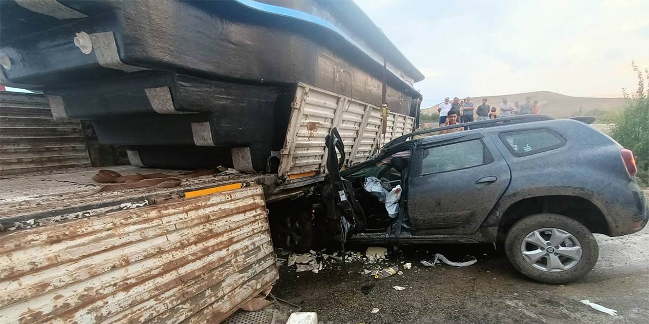 Karşı şeride geçen tır otomobili ezdi: 6 yaralı