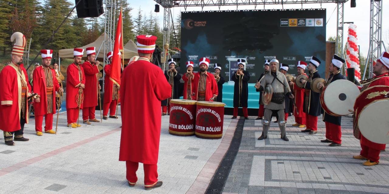 Malazgirt Zaferi kutlamalarına Konya Mehter Takımına büyük ilgi