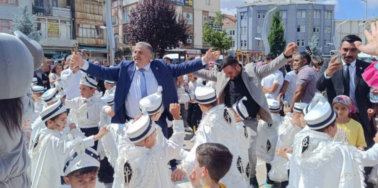 Bozkır'da sünnet coşkusu; 106 çocuk sünnet oldu