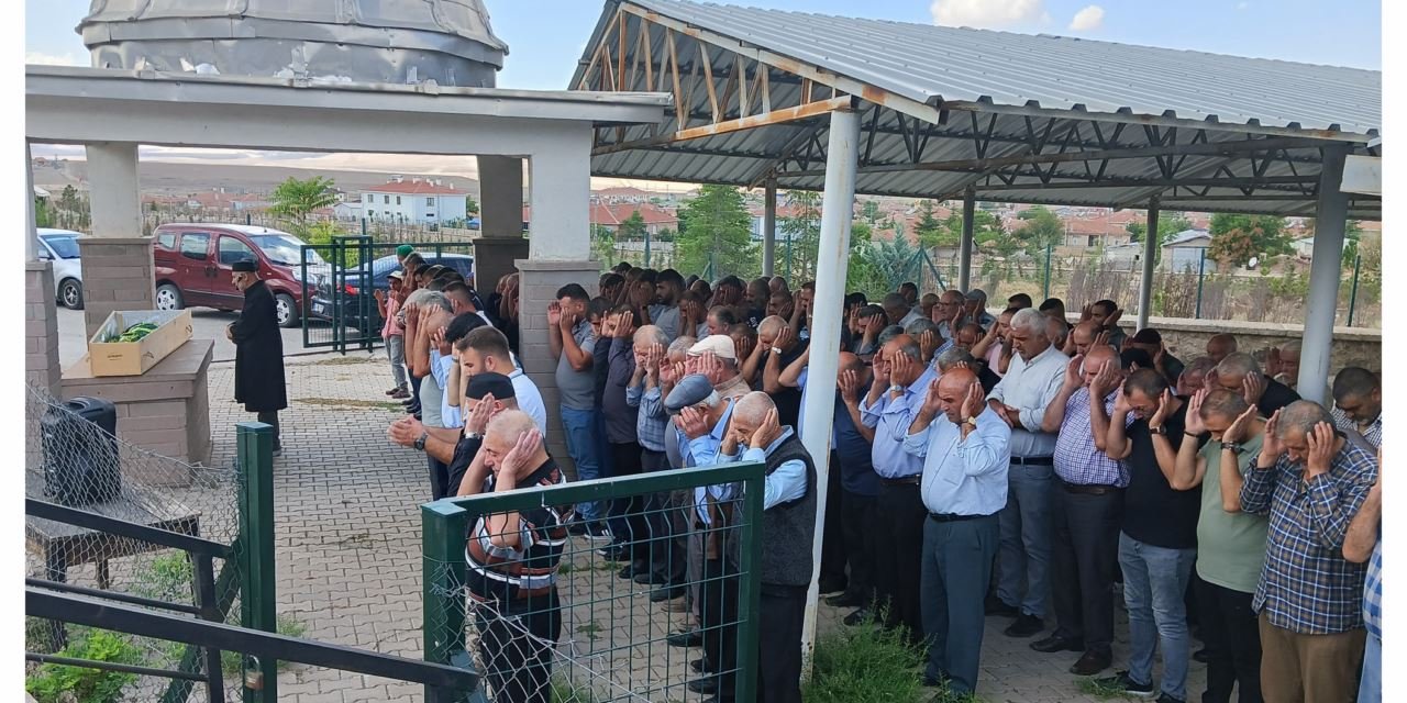 Tandırdaki köz ateşine düşen bebek hayata tutunamadı