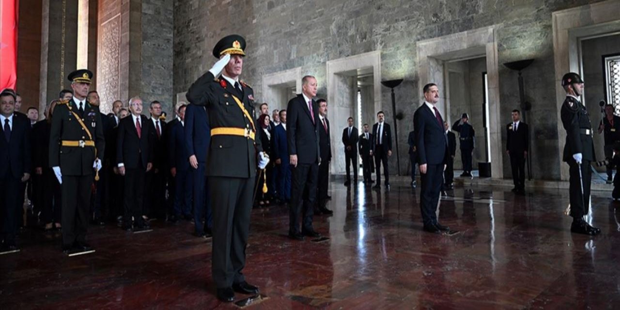 Cumhurbaşkanı Erdoğan Anıtkabir’de