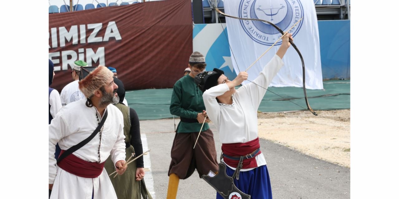 Geleneksel Türk Okçuluğu müsabakaları Konya'da başladı