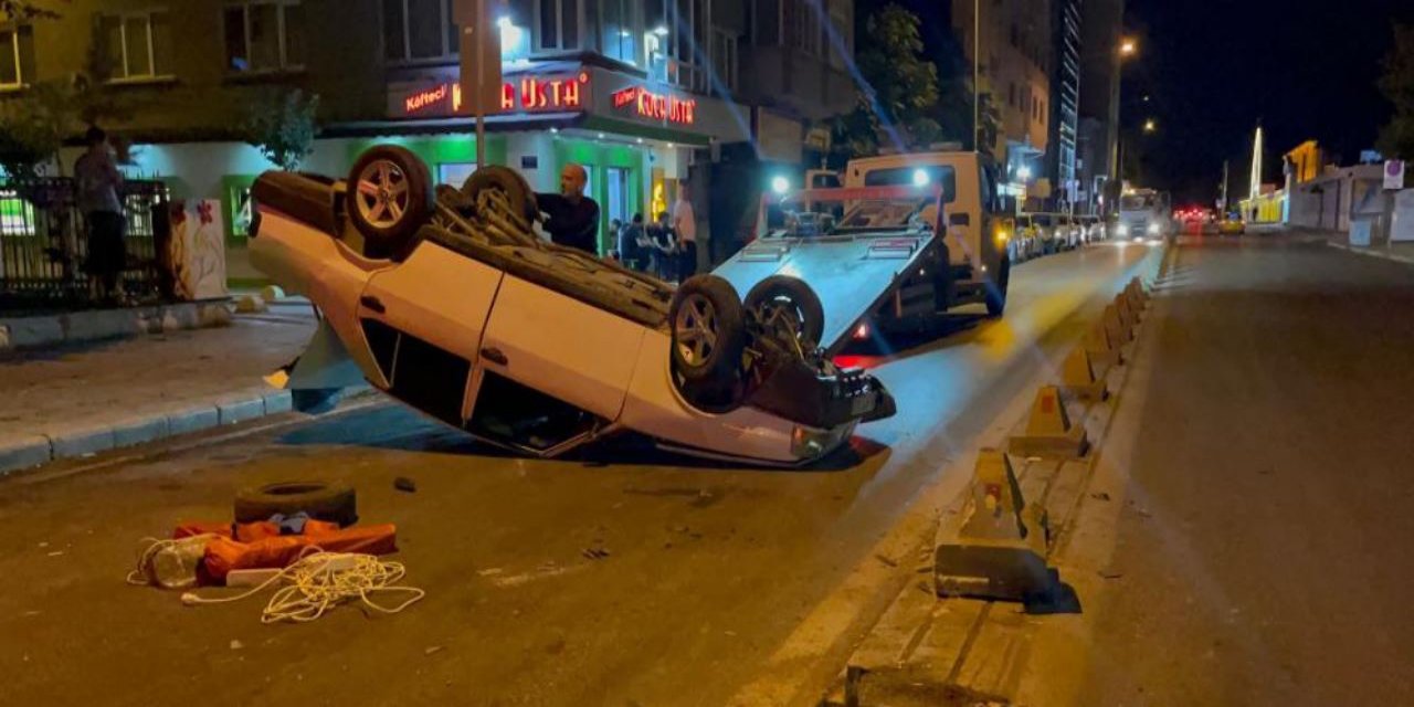 Viraja hızlı giren araçtaki çift yaralandı