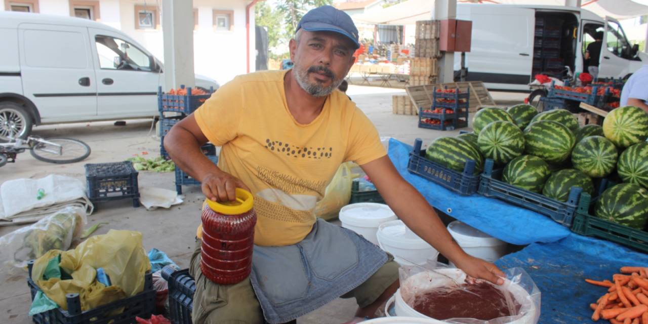 Ev yapımı salçalar tezgahlarda