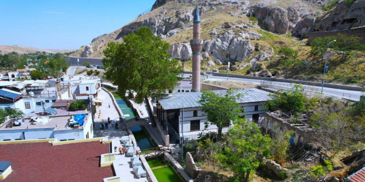 Osmanlı zamanından kalan tarihi yapı: Çay Camii