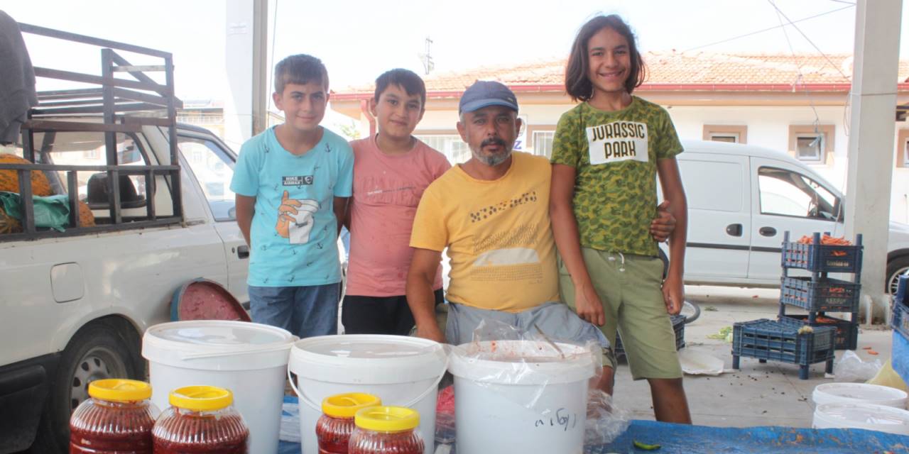 Ev yapımı salçalar tezgahlarda yerini aldı