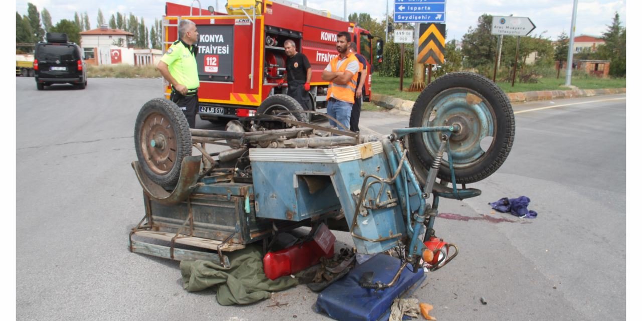 Üç tekerlekli motosiklet ile hafif ticari araç çarpıştı: 1 ölü