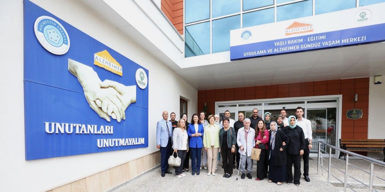 Alzheimer Günü'nde farkındalık için buluştular