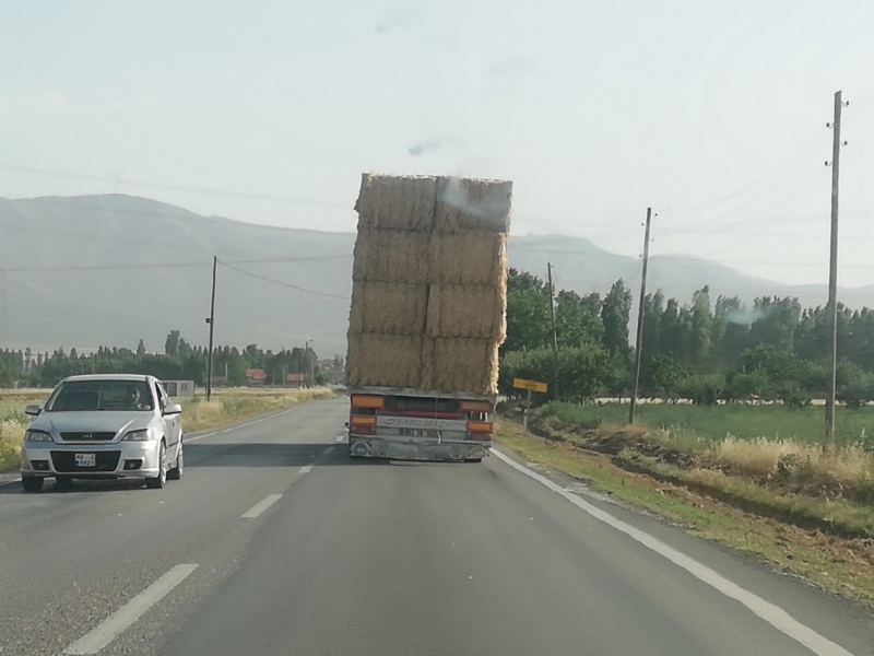 Trafiğe çıkan tarım araçlarına dikkat