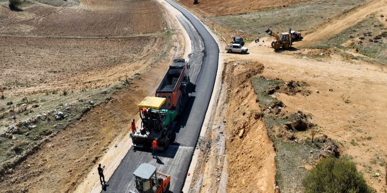 Selçuklu Belediyesi dış mahallelerin yol kalitesini ve ulaşım konforu için çalışıyor