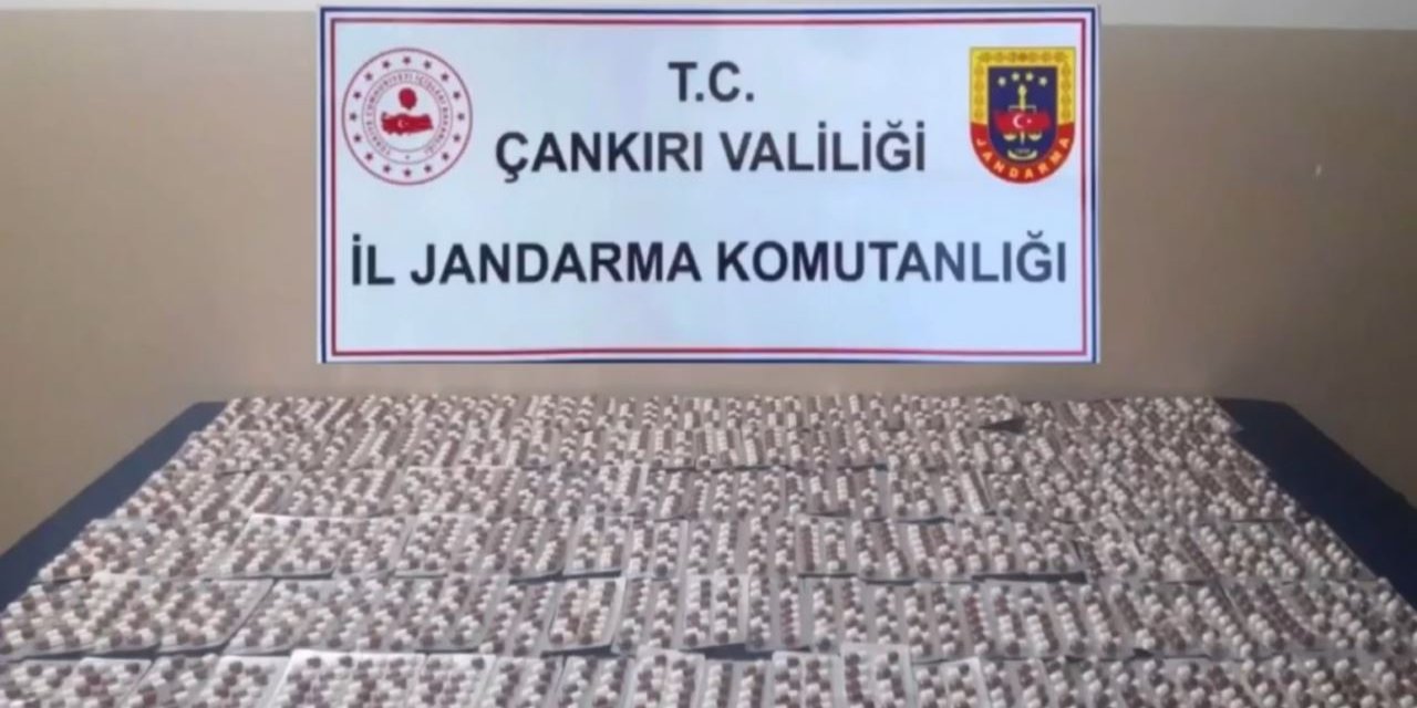 Jandarmanın operasyonuyla binlerce sentetik ecza hapı ele geçirildi