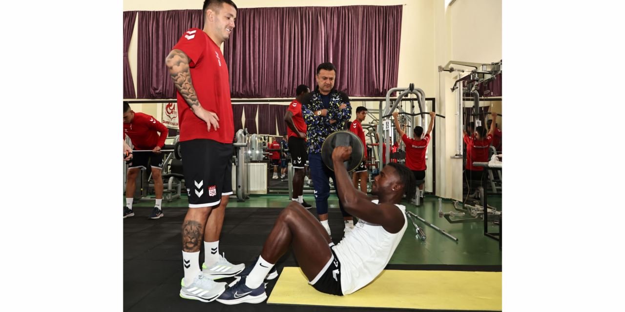 Sivasspor, bugün çalışmalarını fitness salonunda yaptı