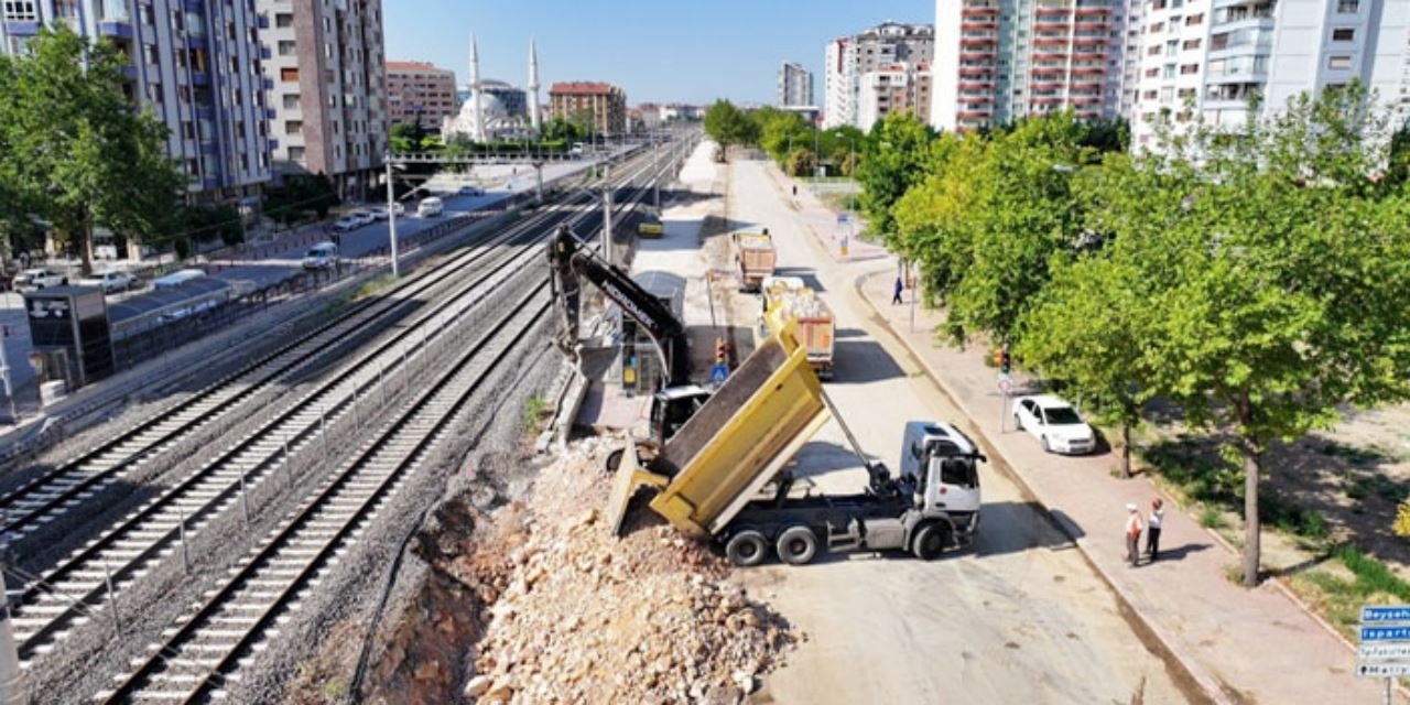 KOSKİ, Banliyo Hattında Altyapıyı Güçlendirmek İçin Titizlikle Çalışıyor