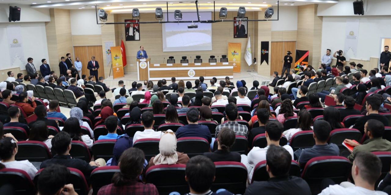 Başkan Altay, Selçuk Üniversitesi Öğrencileriyle “Üniversite Buluşmaları”nda Bir Araya Geldi