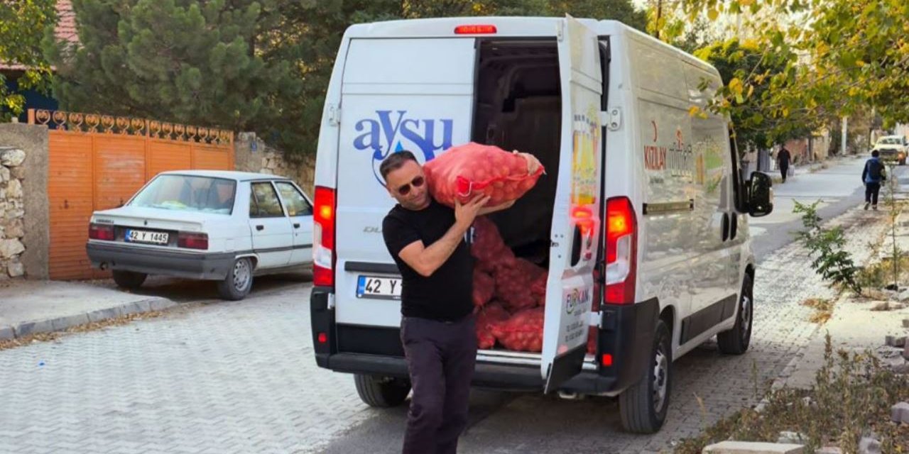 Yunak'ta Dar Gelirli Ailelere Gıda Yardımı Yapıldı