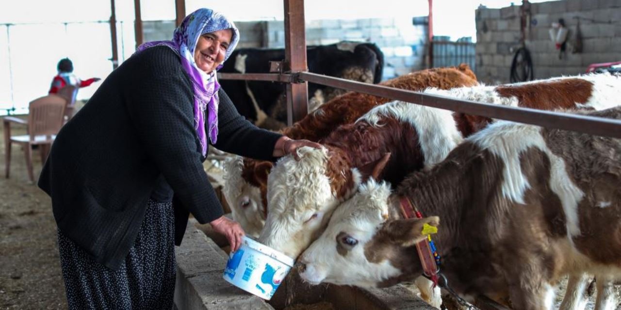 Türk Kızılay’dan depremzede çiftçilere destek