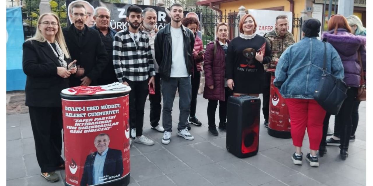 Zafer Partisi'nin kadın il başkanından kadın cinayetlerine dikkat çeken eylem