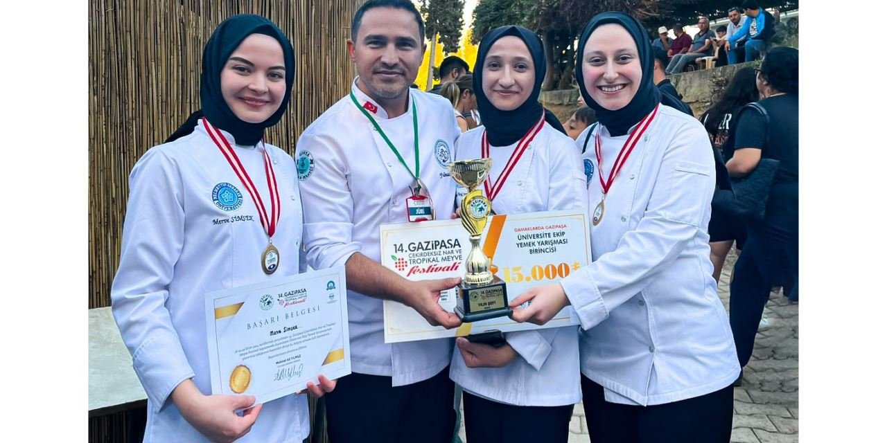 Antalya’daki festivale NEÜ gastronomi öğrencileri damga vurdu