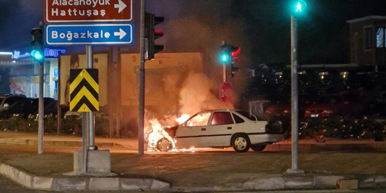 Sürücünün dikkati hayatını kurtardı, otomobil kullanılamaz hale geldi!