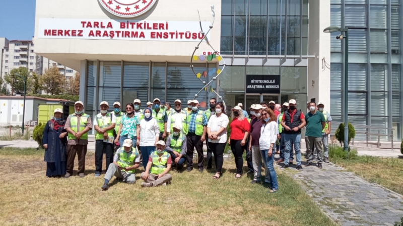 Çiftçiler Ankara’da tarla gününe katıldı