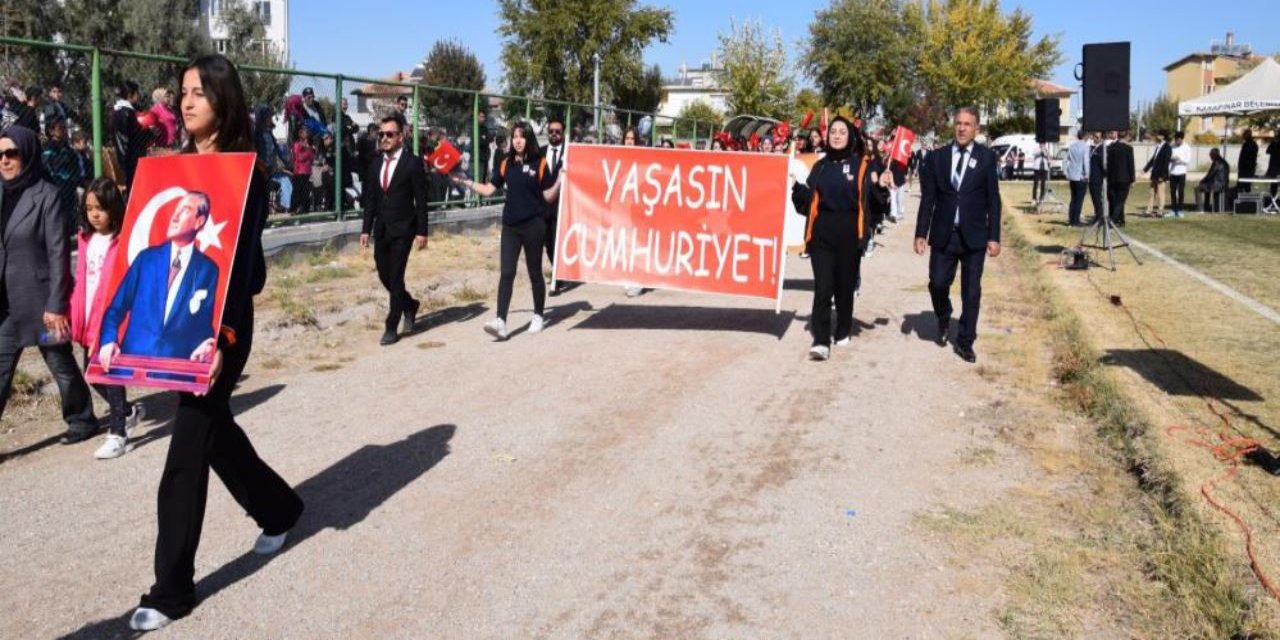 Karapınar'da Cumhuriyet Bayramı törenle kutlandı