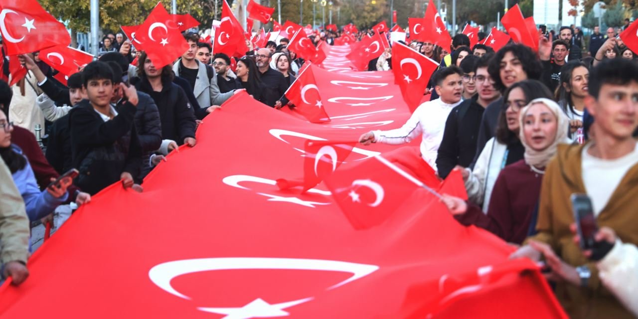 Konya'da Fener Alayı