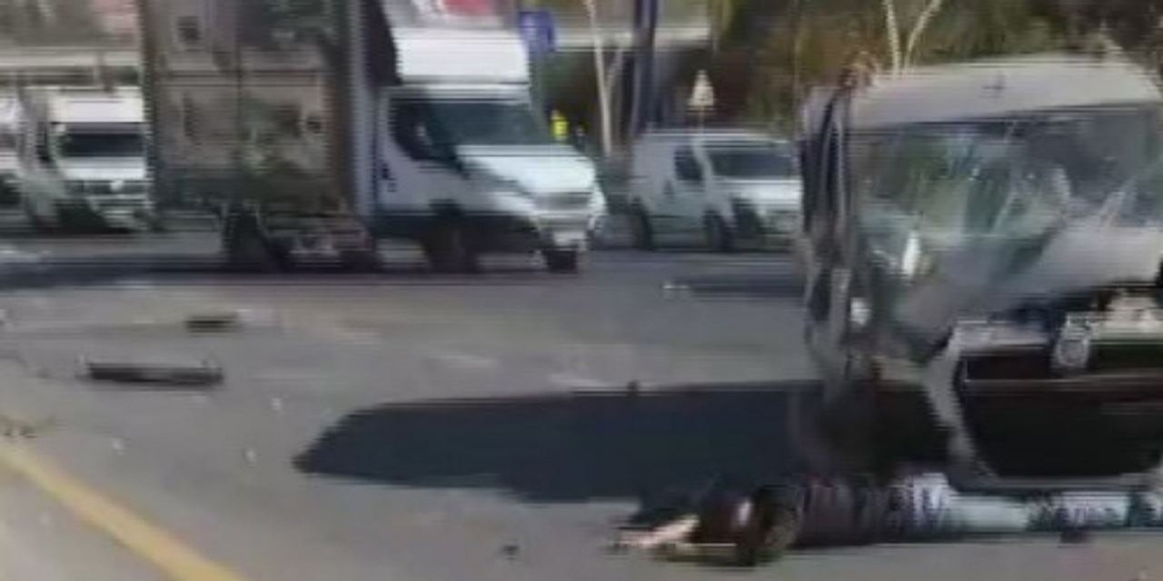 Başkentte araç, aydınlatma direğine çarptı; 1 kişi yaralandı