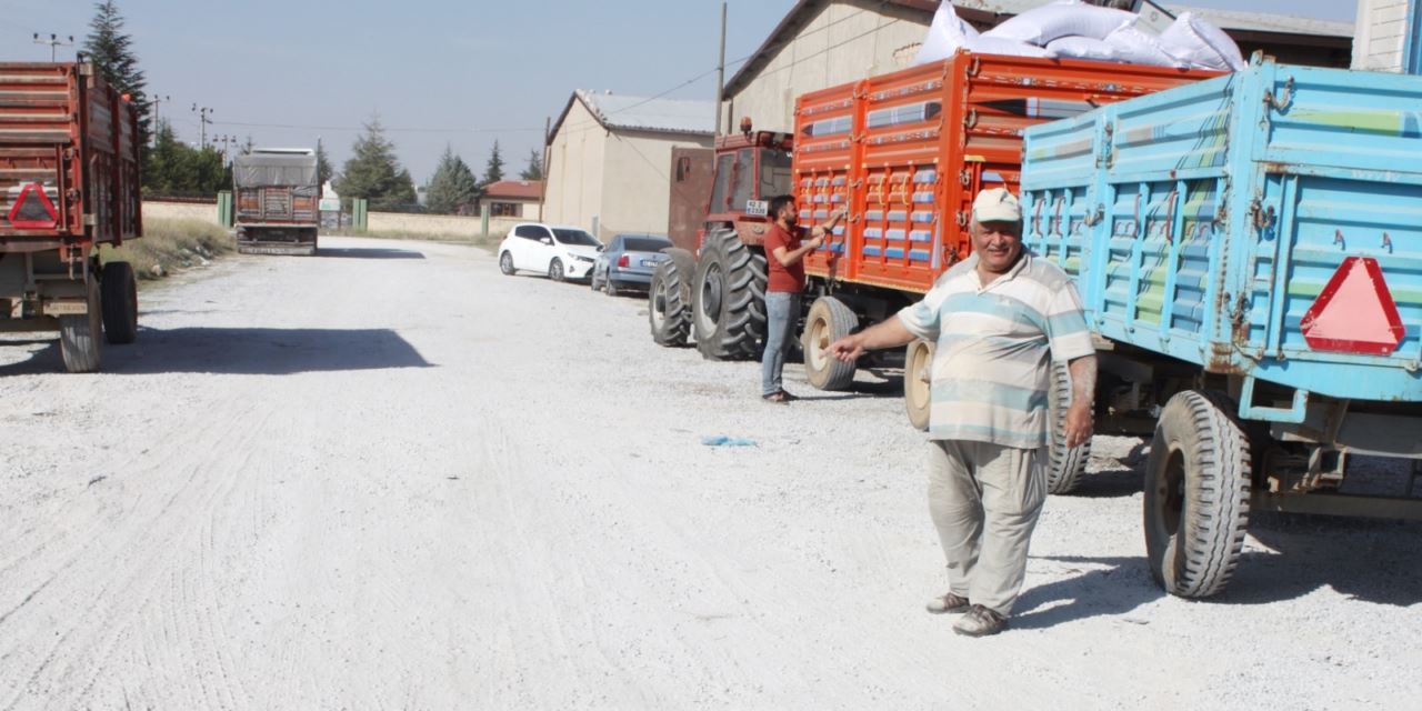 Sanayi esnafı yolların asfaltlanmasını istiyor