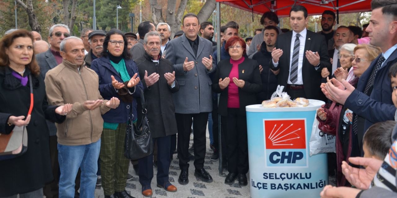 CHP Selçuklu, 10 Kasım’da vatandaşlara helva ikramıyla anma yaptı