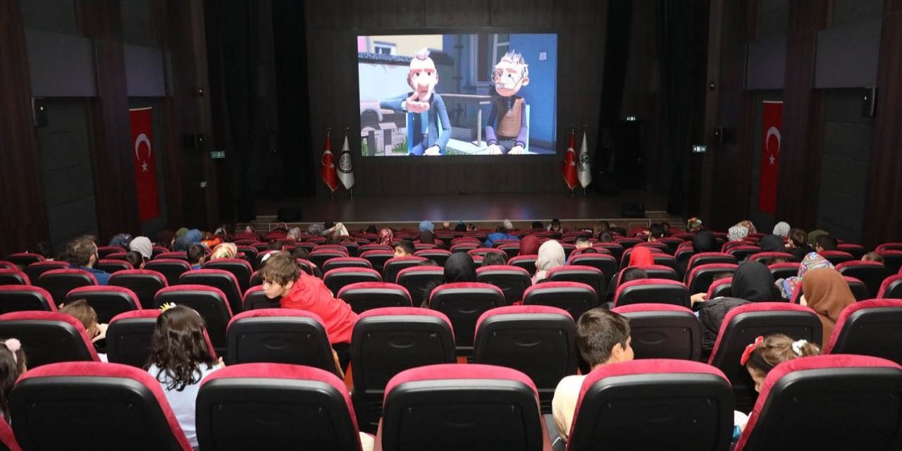 Karatay Belediyesi’nden ara tatil hediyesi: Ailece sinema keyfi