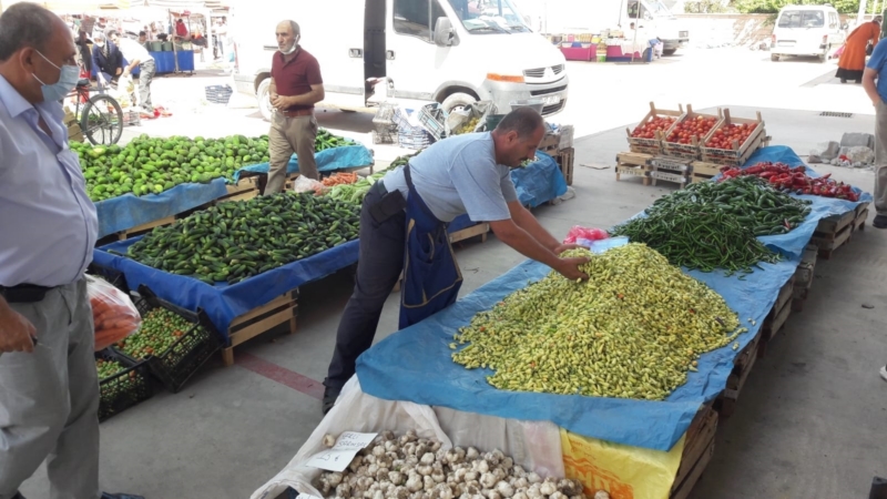 Ev hanımlarının turşuluk telaşı başladı