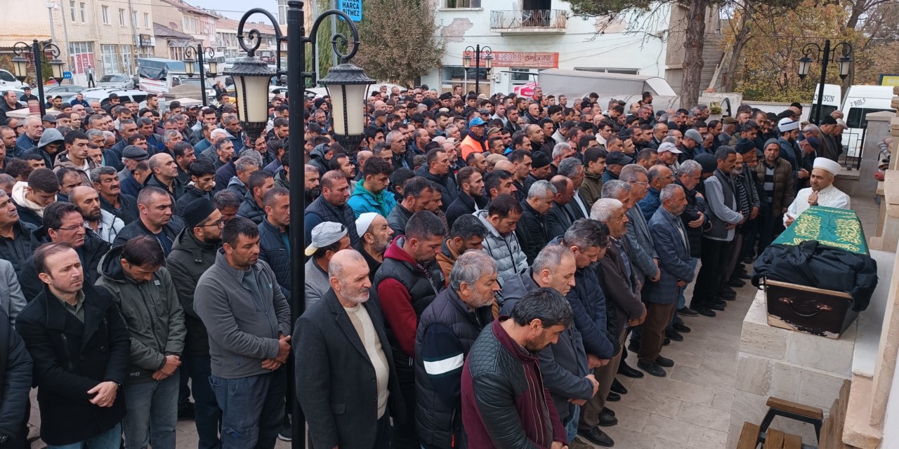 Sivas’taki trafik kazasında yaralanan kişi, hastanede yaşamını yitirdi