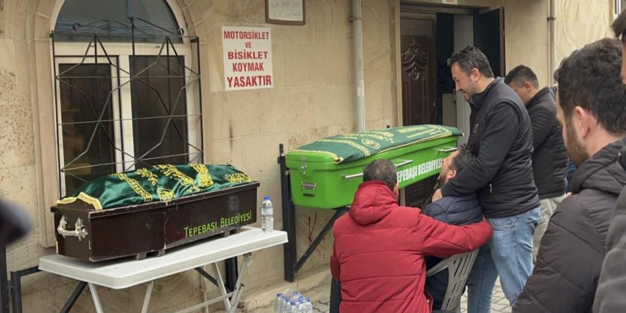 Yeliz öğretmen ve kızı dualarla uğurlandı