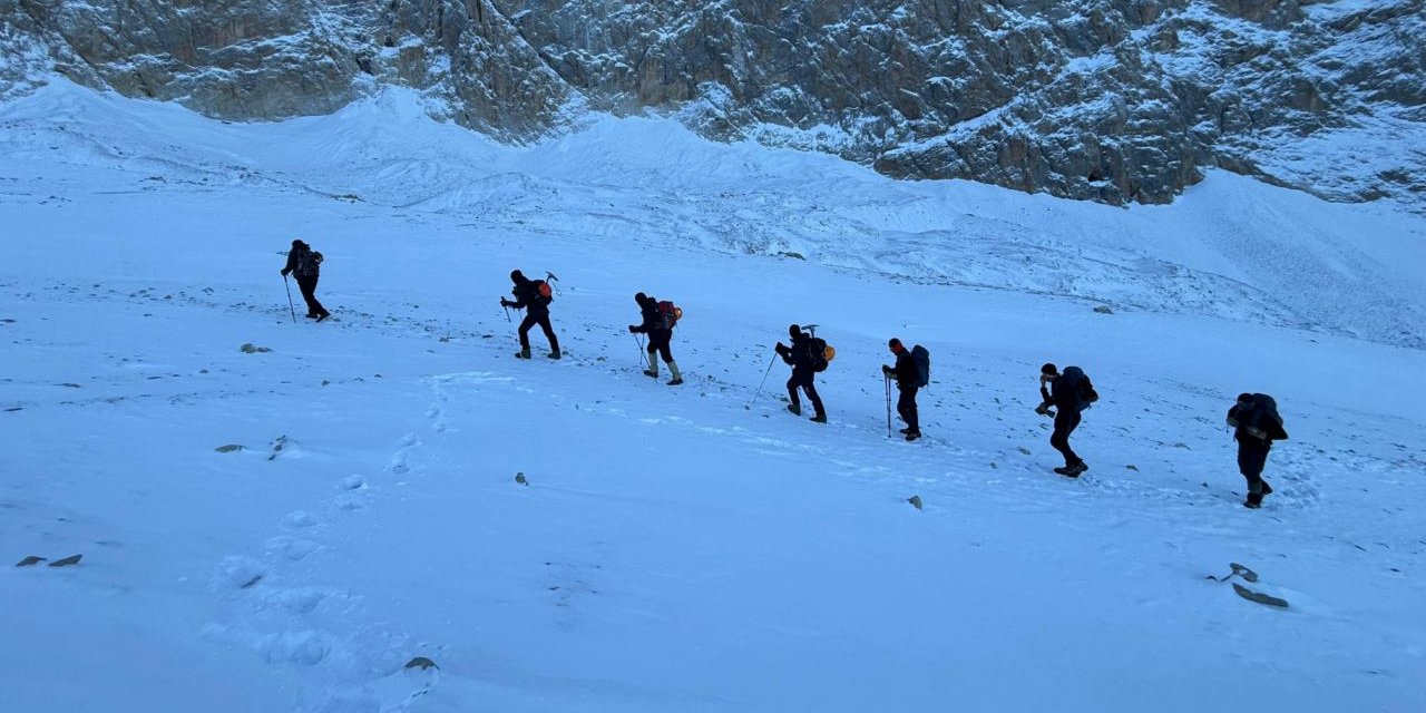 Aladağlar'da kaybolan ikiz kardeşler için arama başlatıldı