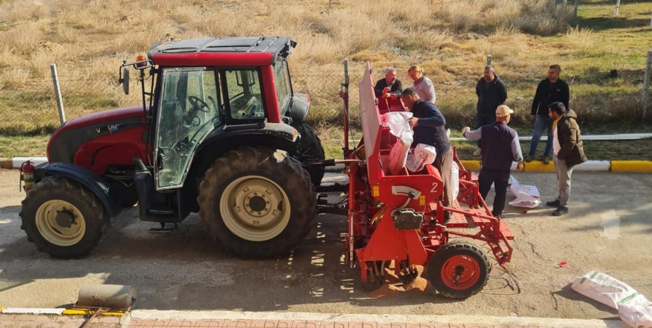 Sarayönü MYO’da arazi ekim çalışmaları başarıyla tamamlandı