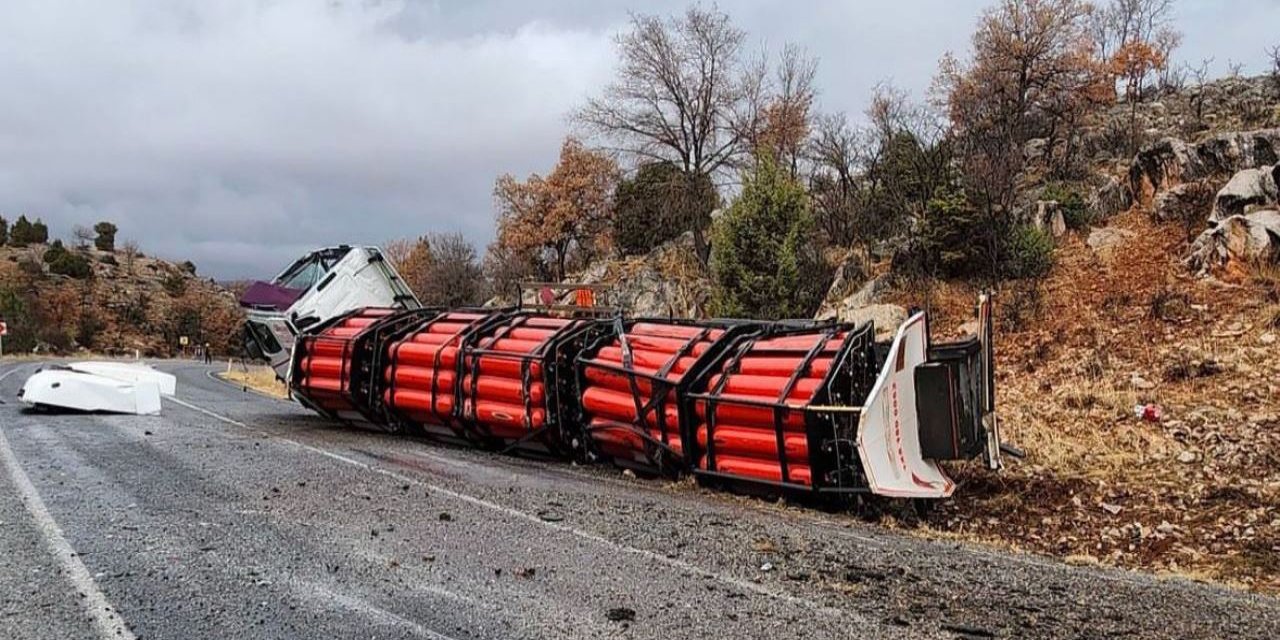 Devrilen  doğal gaz yüklü tanker paniği!