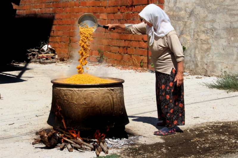 Pekmez ve bulgur mesaisi başladı