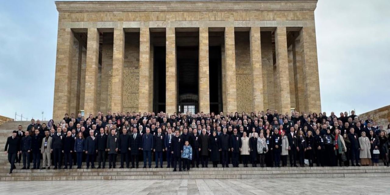 Bakan Tekin, 81 İlden Öğretmenlerle Anıtkabir Ziyaretinde Bir Araya Geldi