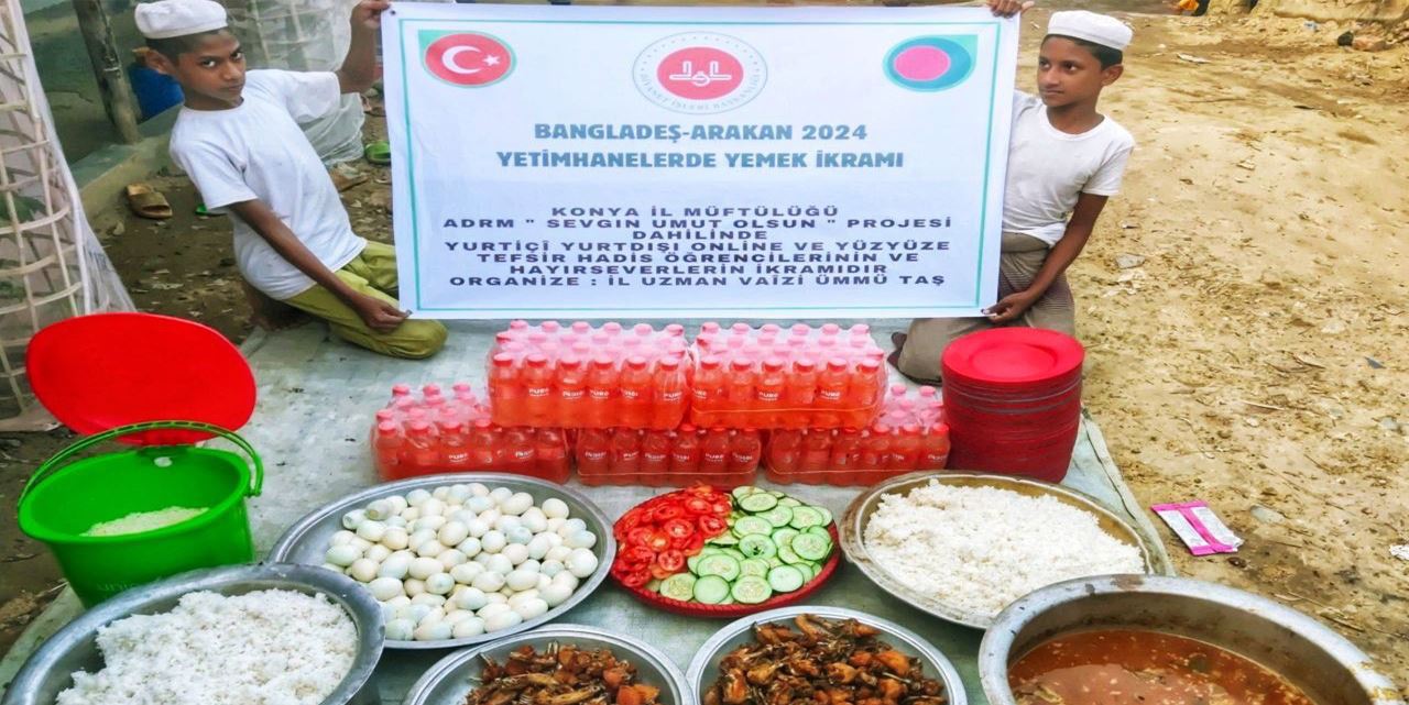 Arakanlı yetimlere yemek ikramı