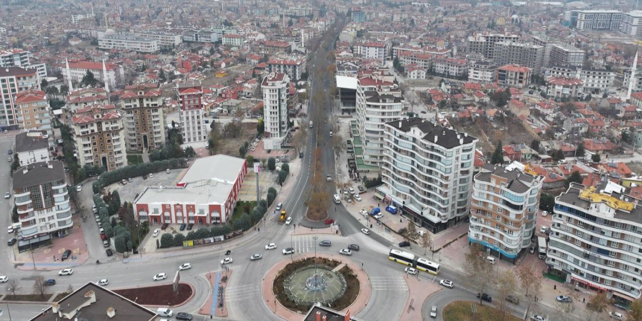 Başkan Altay: Ahmet Özcan Caddesi'nde 2,6 km'lik sıcak asfalt çalışması tamamlandı